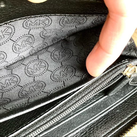 Michael Kors Black Gold Large Leather Wallet - Picture 13 of 16